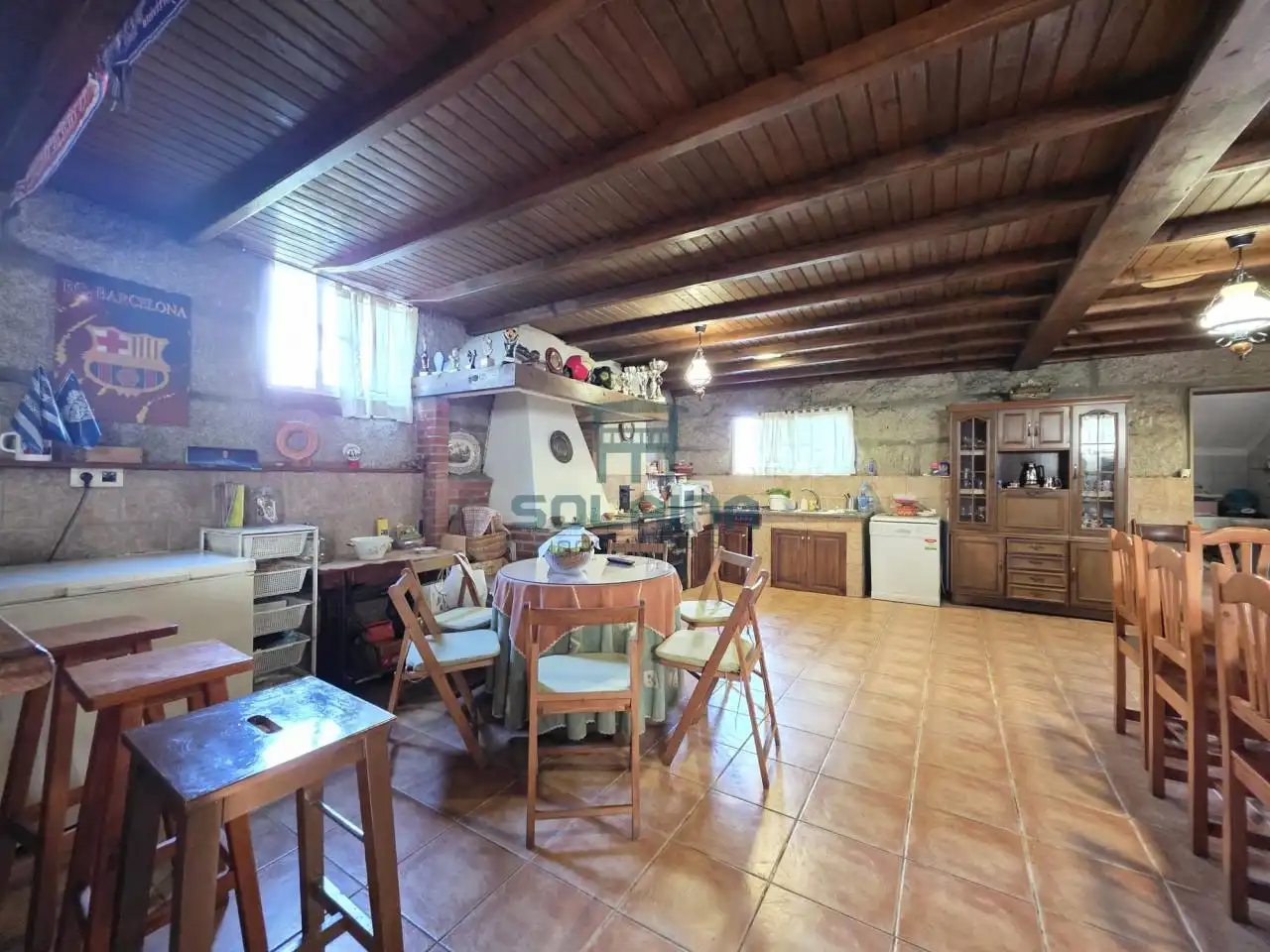 Cuina de Casa o xalet en venda en Castrelo de Miño amb Calefacció, Jardí privat i Terrassa