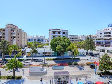 Apartament amb balcó en venda a RICARDO SORIANO 72
