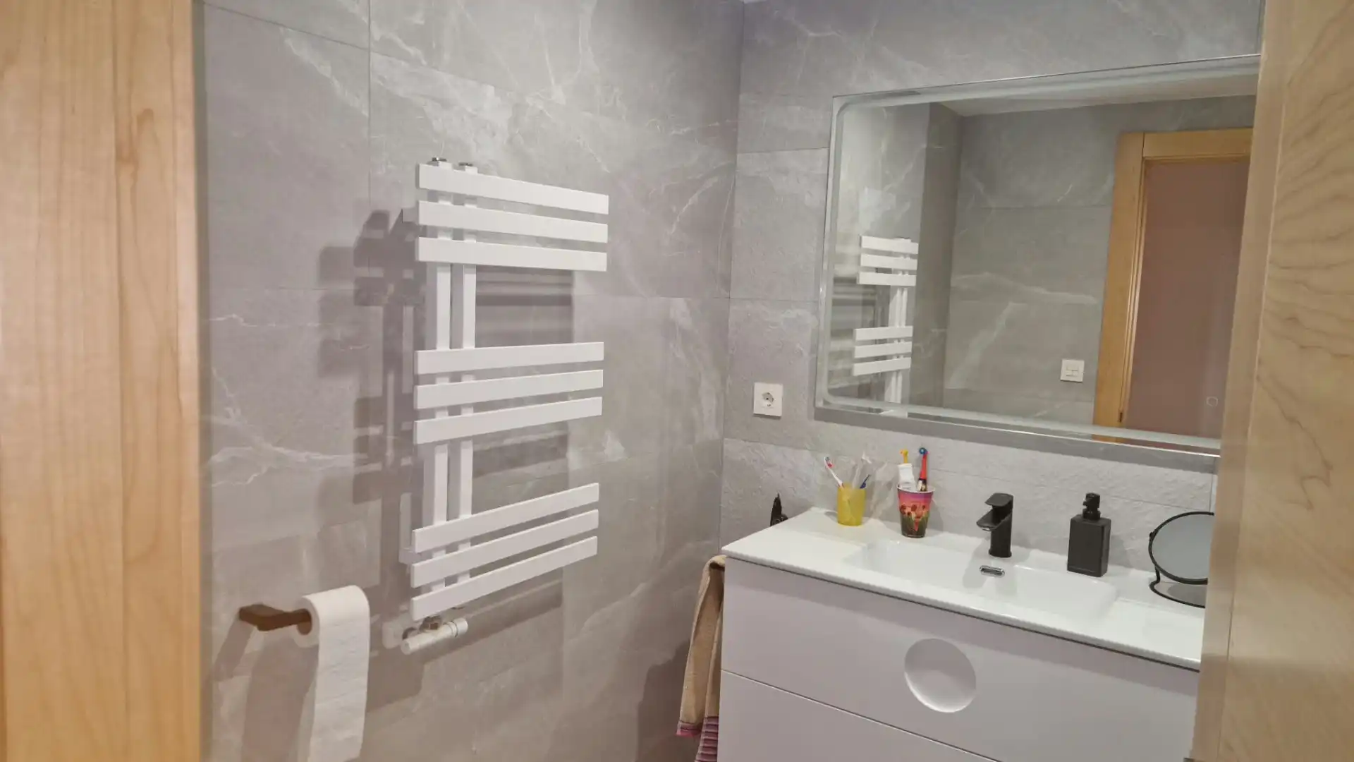 Badezimmer von Wohnung zur Miete in Zaragoza mit Heizung, Parkett und Terrasse