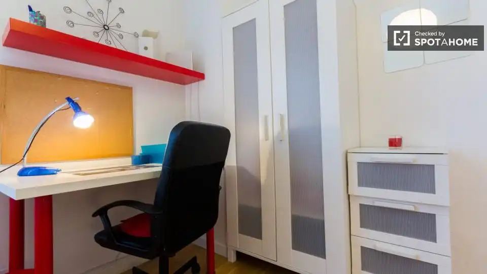 Room in Embajadores - Lavapiés