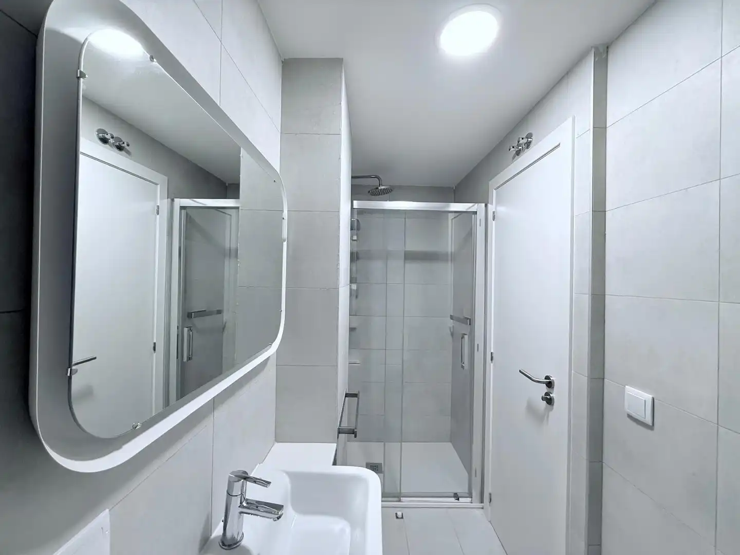 Bathroom of Flat for rent in Valencia  with Air Conditioner, Heating and Parquet flooring
