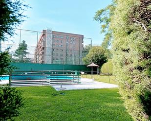 Swimming pool of Flat to rent in  Madrid Capital  with Air Conditioner, Heating and Parquet flooring