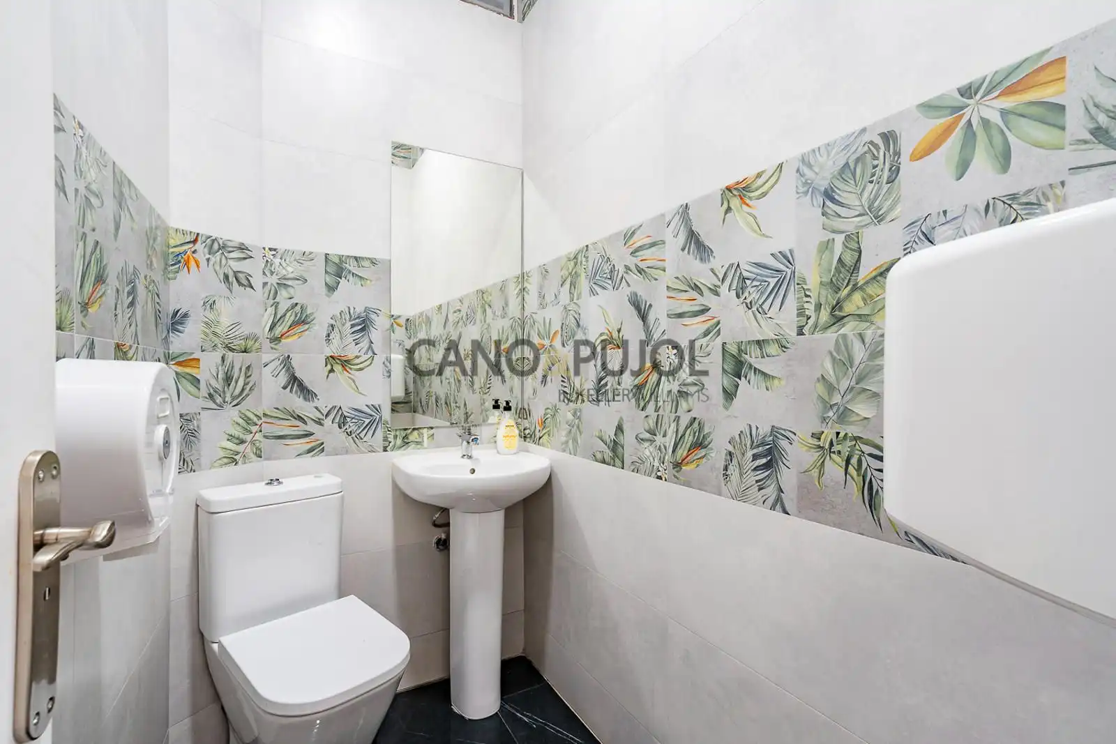 Local comercial en venda a Llevant, imagen 24