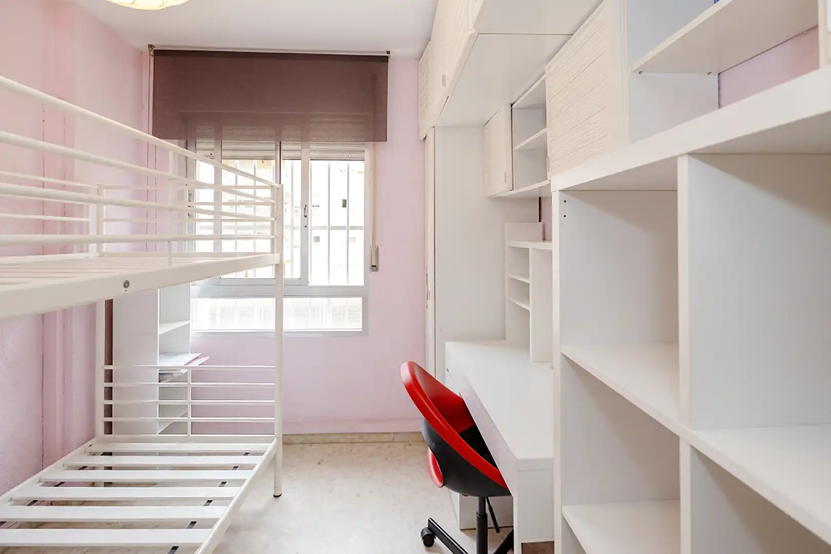 Habitación de Piso en venta en Málaga con Amueblado, Balcón y Piscina comunitaria