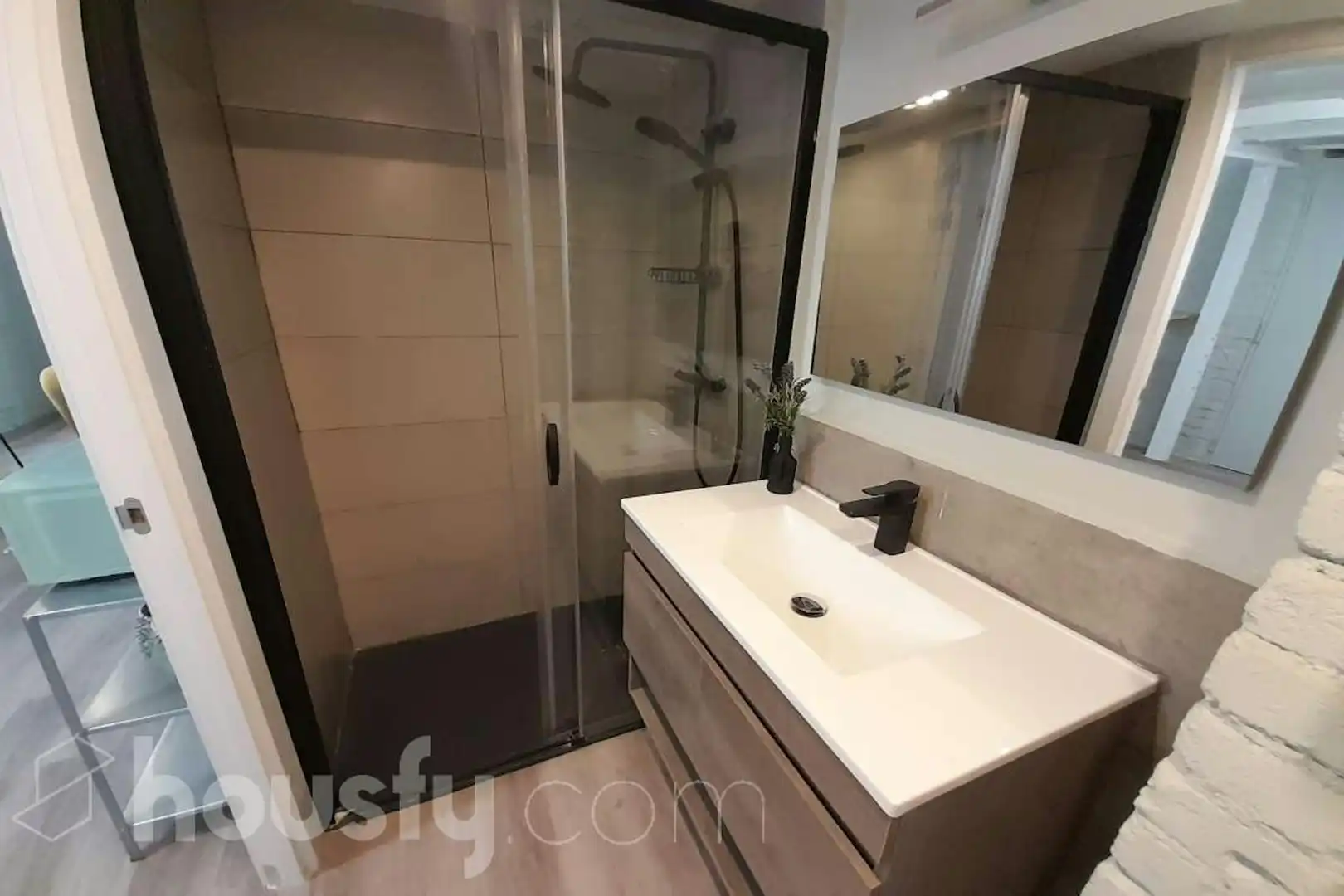 Bathroom of Flat for rent in Madrid  with Air Conditioner, Heating and Furnished
