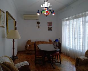 Sala d'estar de Apartament de lloguer en  Jaén Capital amb Aire condicionat i Terrassa