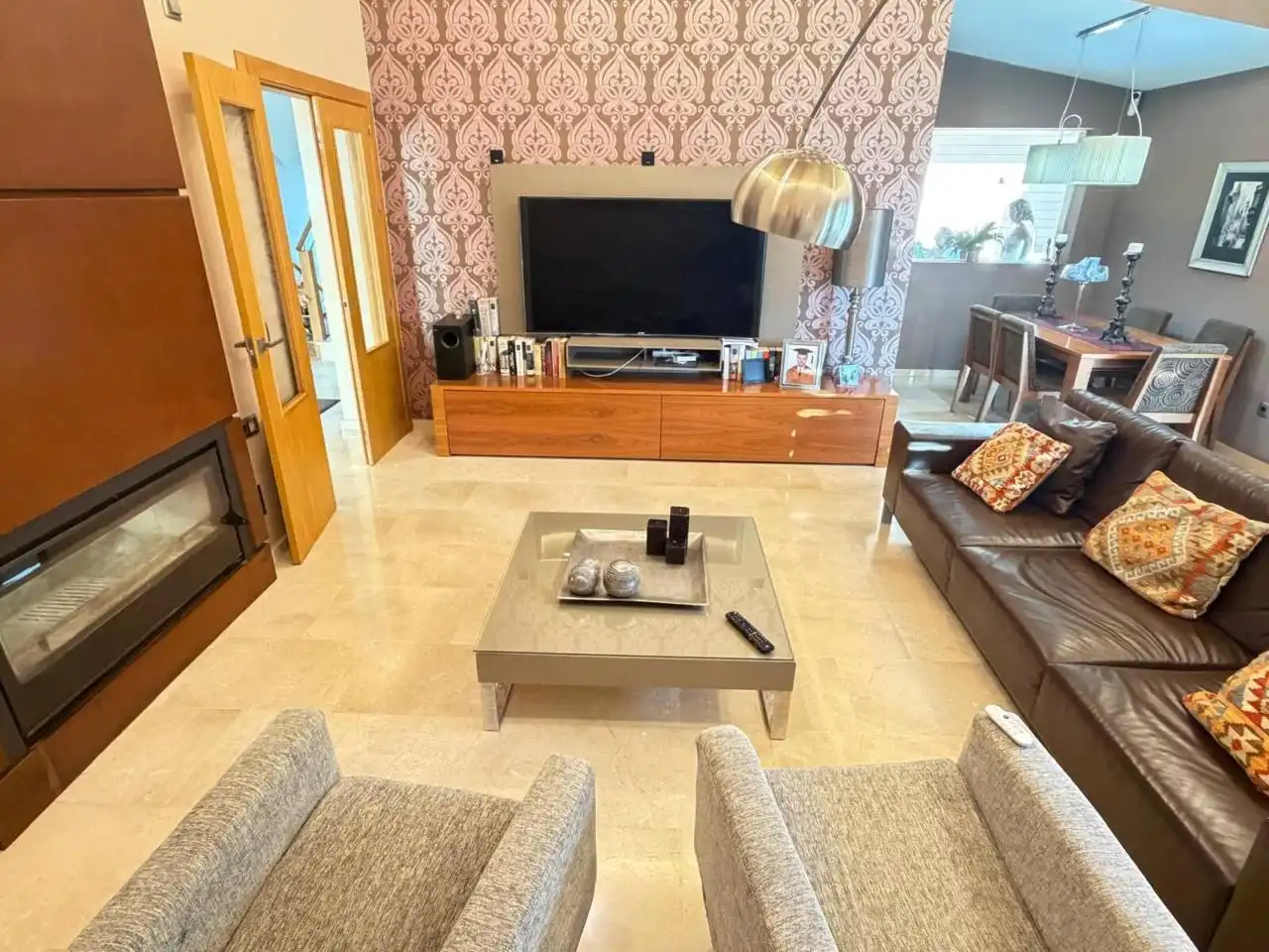 Sala d'estar de Casa o xalet en venda en Chiclana de la Frontera amb Aire condicionat, Jardí privat i Terrassa