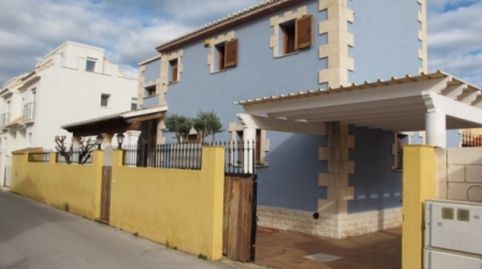 Descubre este espectacular adosado diseñado para ofrecer el máximo confort en cada rincón. Con una distribución excepcional, la vi