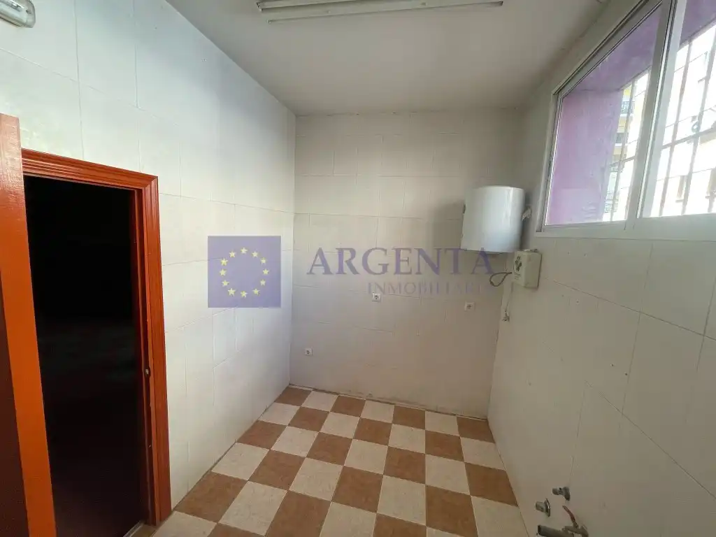 Local comercial en venda a Plaza Gante, imagen 2
