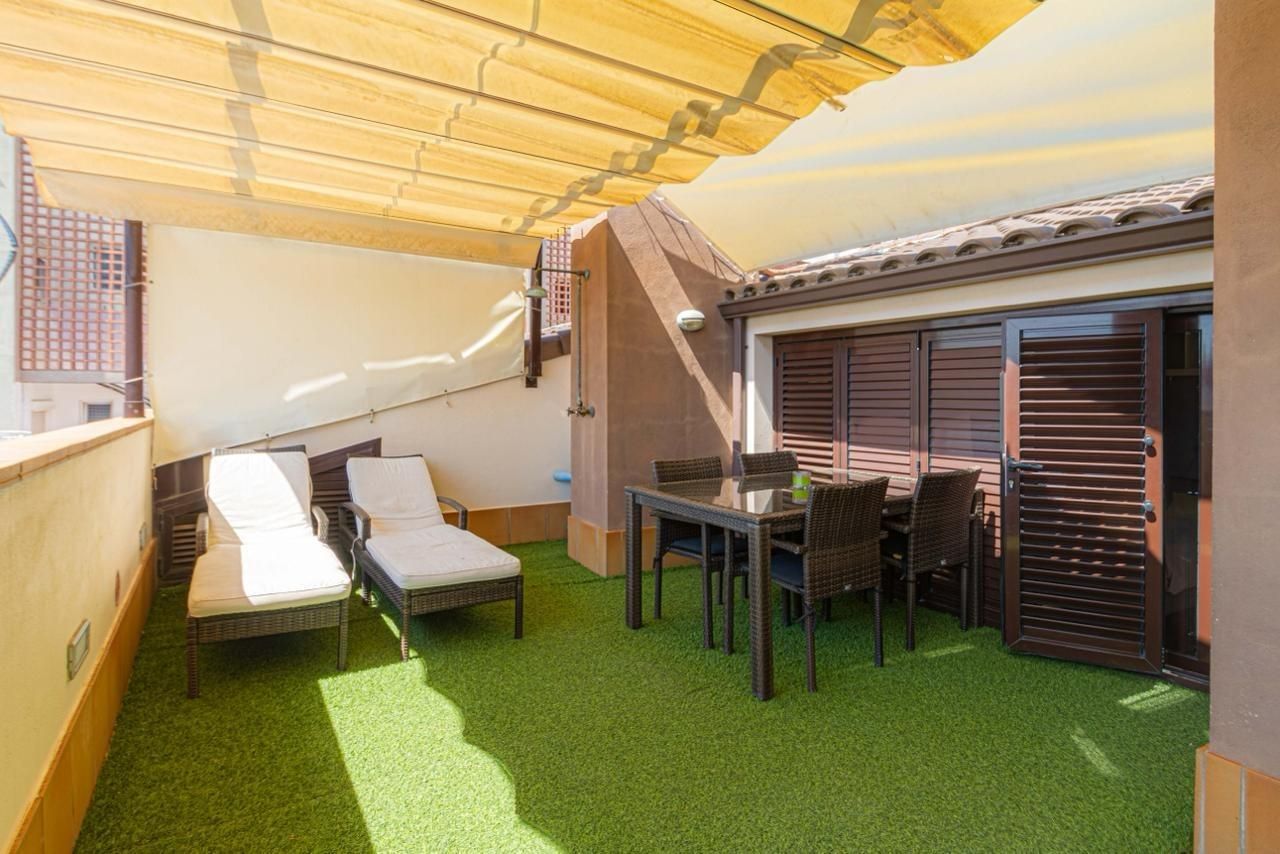 Terraza de Dúplex de alquiler en Pineda de Mar con Aire acondicionado, Calefacción y Parquet