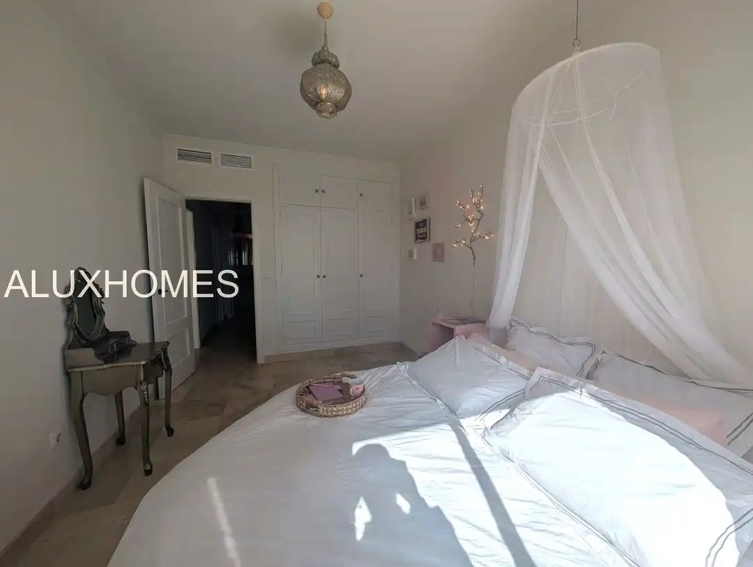 Habitación de Casa o chalet en venta en La Alcaidesa con Aire acondicionado, Calefacción y Jardín privado