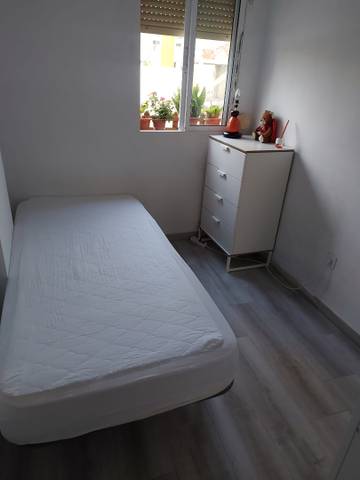 Piso en Alquiler en Calle Carpio en Parque Ayala - Jardín de la Abadía - Huelín