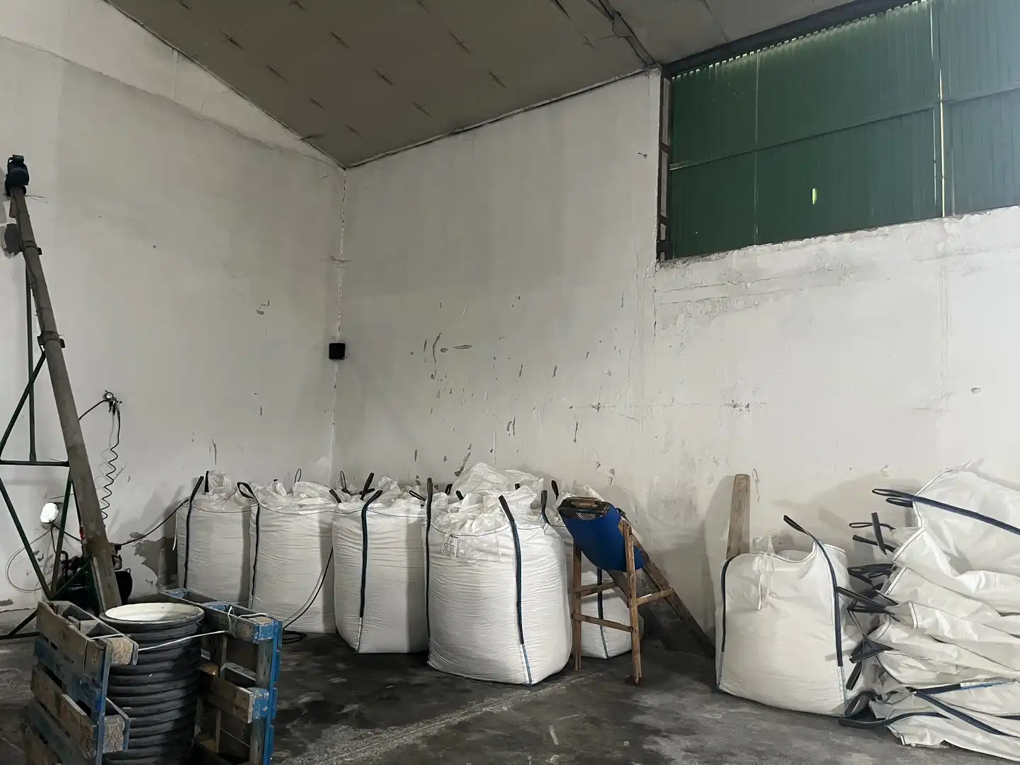 Industrial buildings for sale in La Malahá
