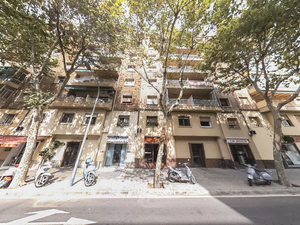 Vista exterior de Pis en venda en  Barcelona Capital amb Balcó