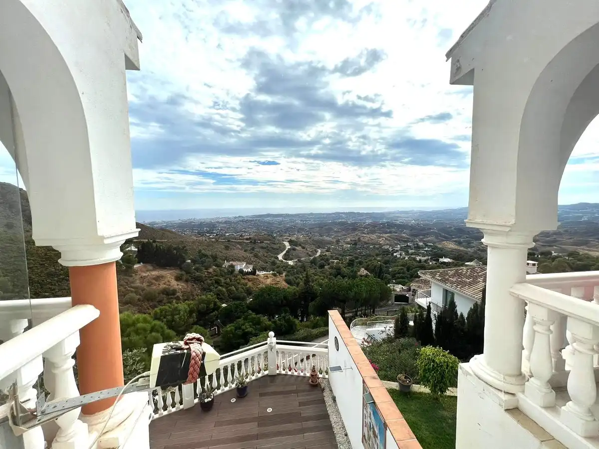 Außenansicht von Einfamilien-Reihenhaus zum Verkauf in Mijas mit Klimaanlage, Heizung und Terrasse