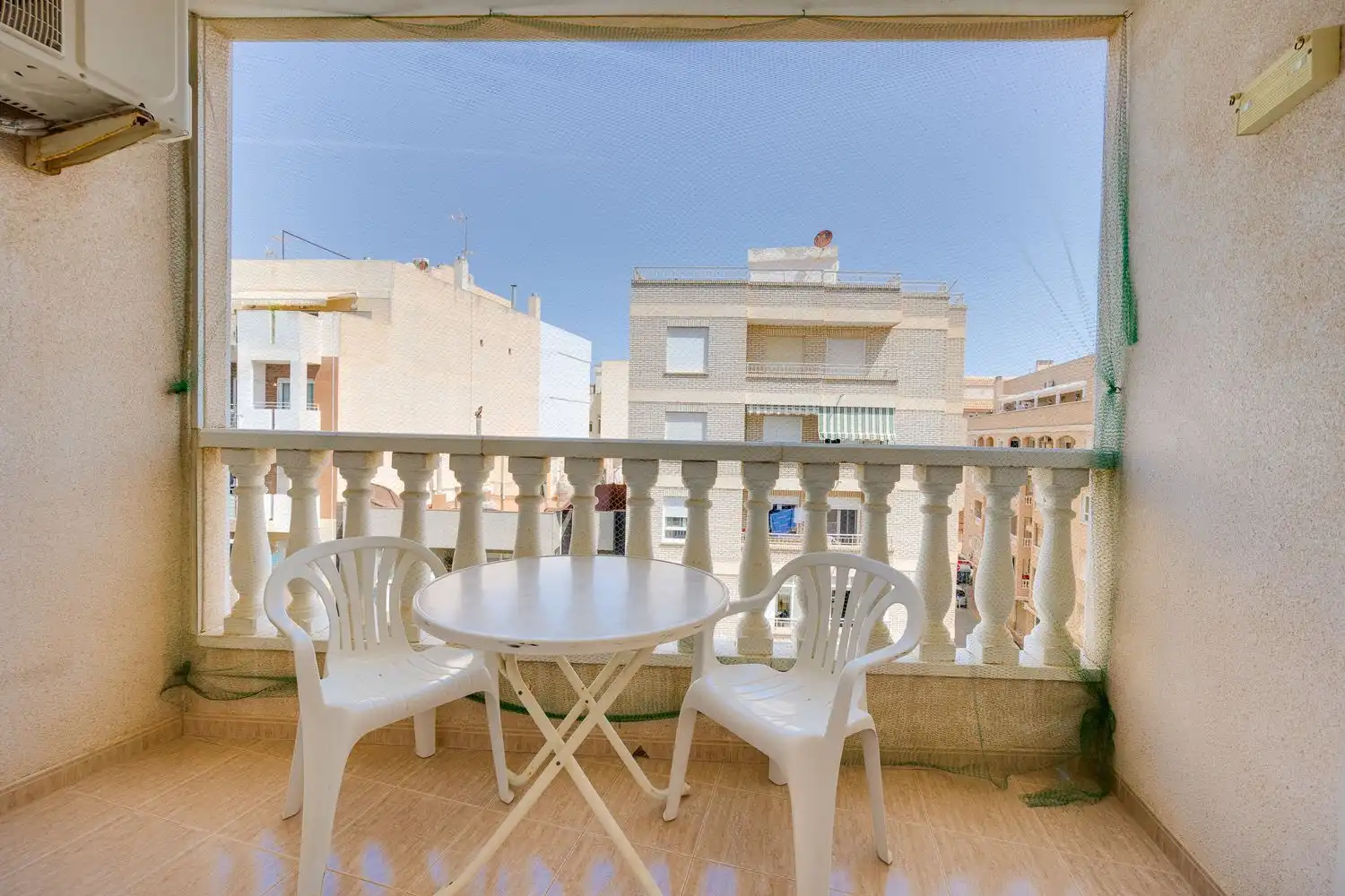 Terraza de Piso en venta en Torrevieja con Terraza y Amueblado