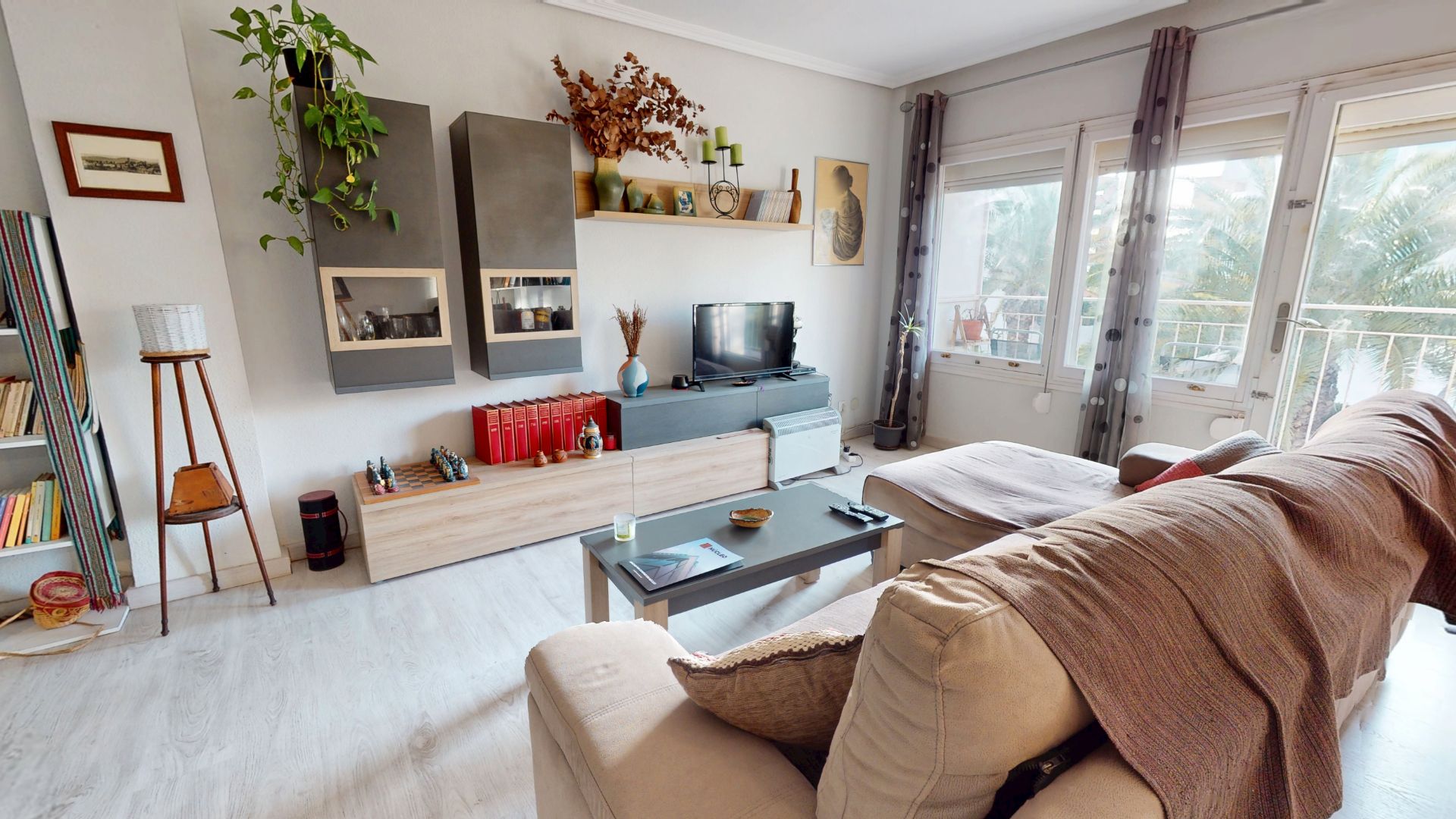 Living room of Flat for sale in Alicante / Alacant  with Air Conditioner, Heating and Parquet flooring