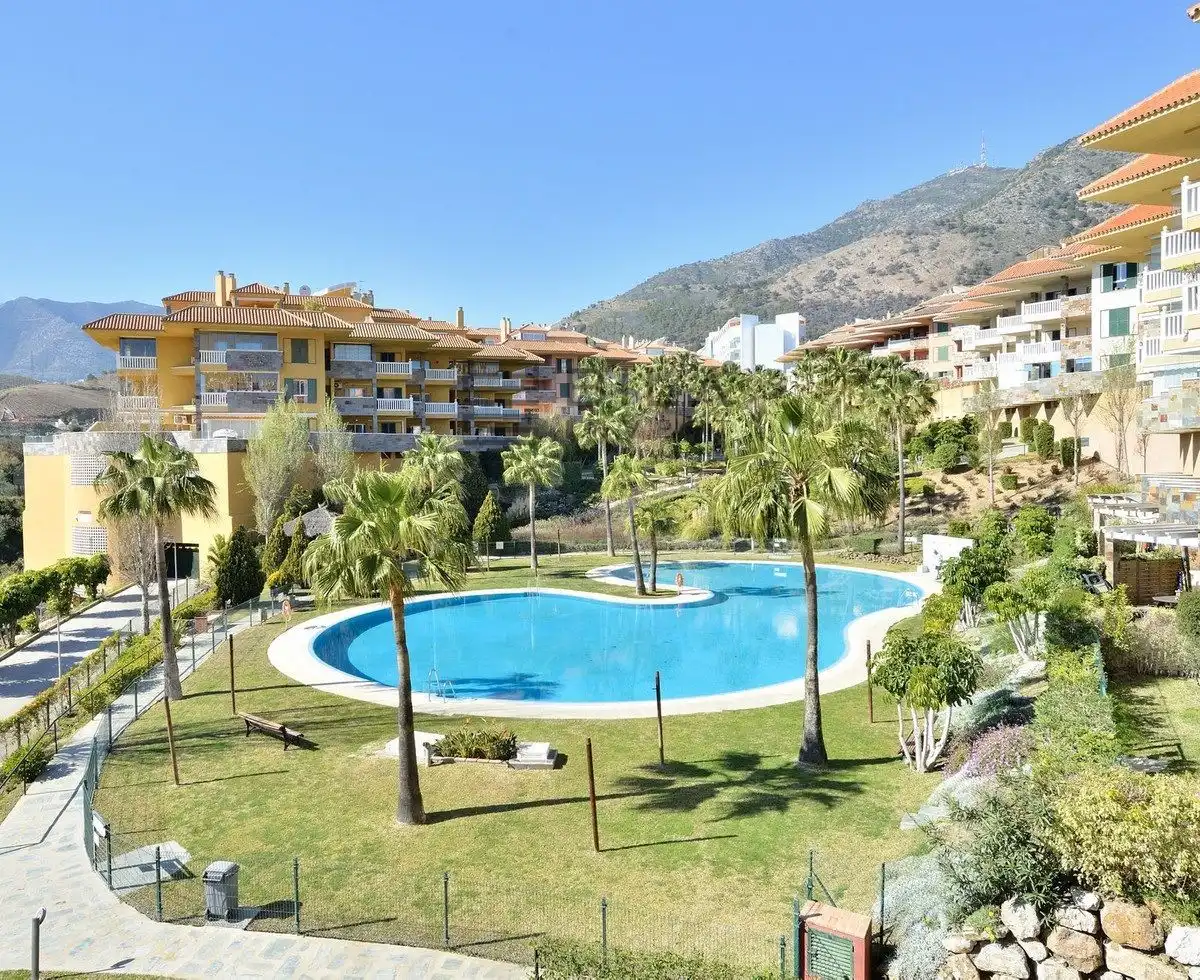 Vista exterior de Pis en venda en Fuengirola amb Aire condicionat, Terrassa i Traster