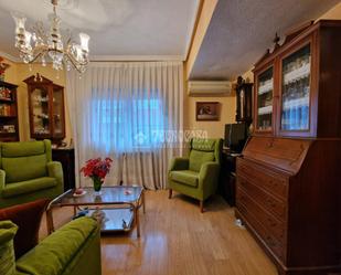 Living room of Flat for sale in  Madrid Capital  with Air Conditioner, Heating and Parquet flooring