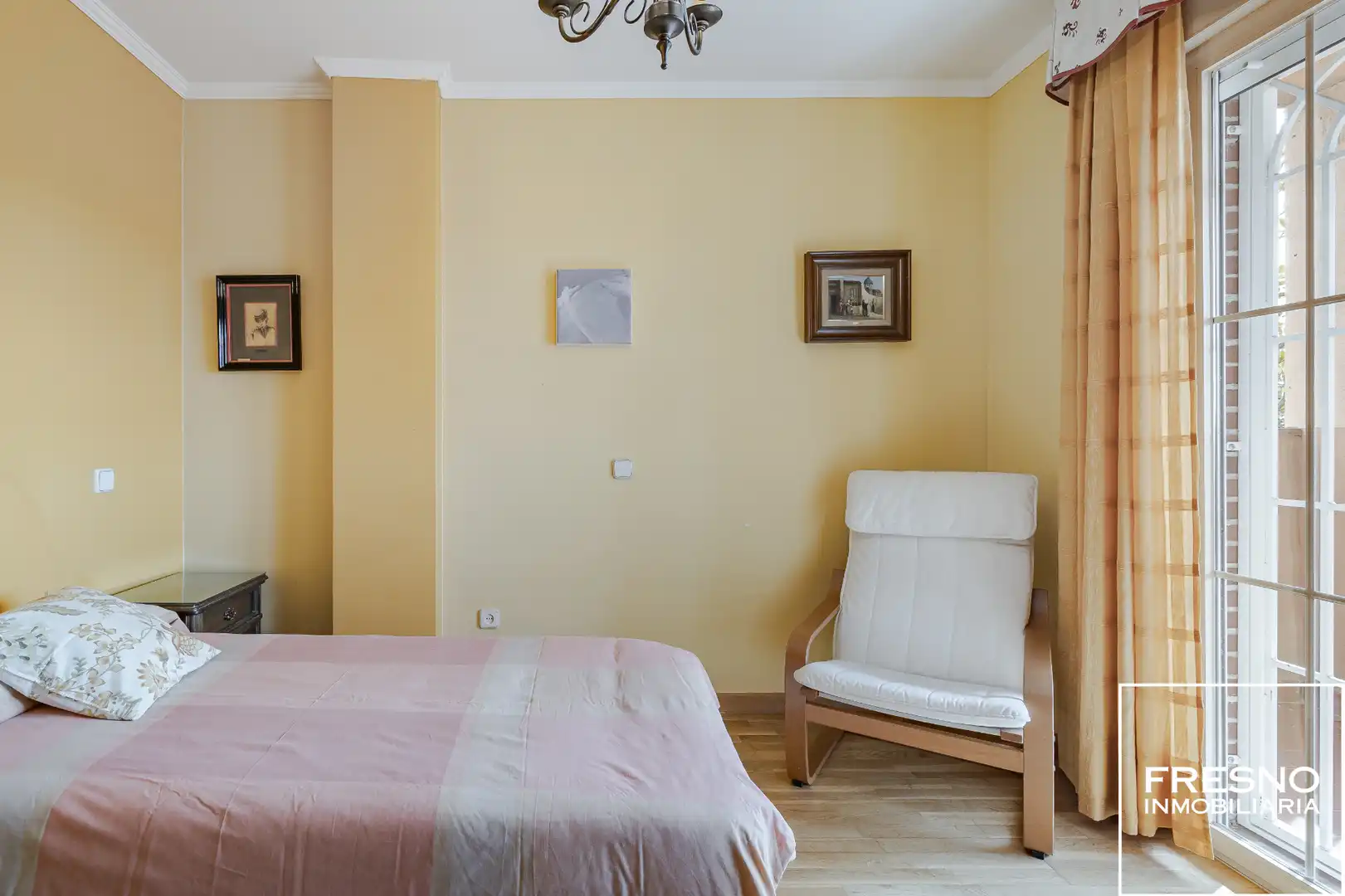 Bedroom of Detached homes for sale in Cobeña  with Air Conditioner, Heating and Private garden