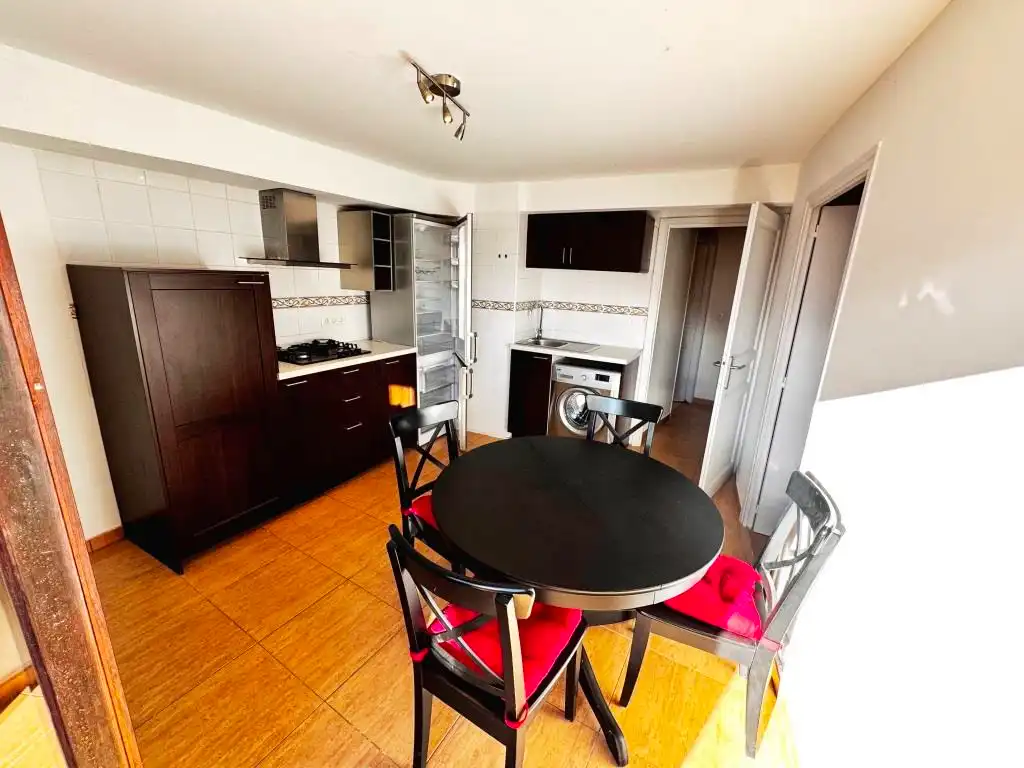 Casa adosada en venta en Calle de los Serranos de Aparicio, 11, Cretas