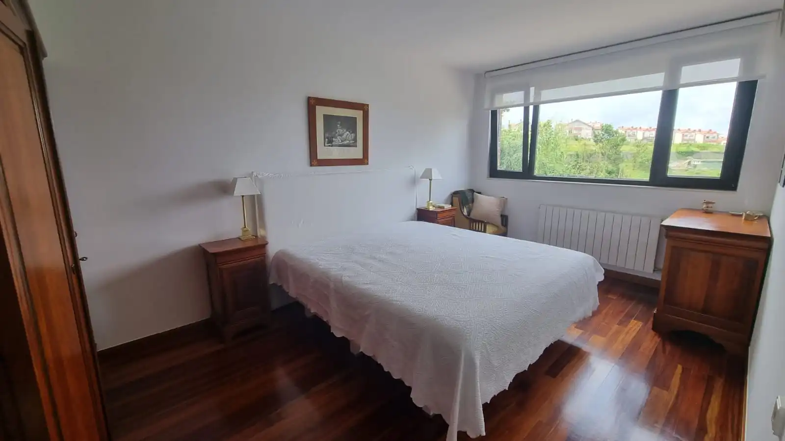 Dormitori de Casa o xalet en venda en Miengo amb Calefacció, Jardí privat i Moblat