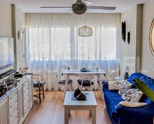 Living room of Apartment to rent in Benalmádena  with Air Conditioner, Alarm and Community pool