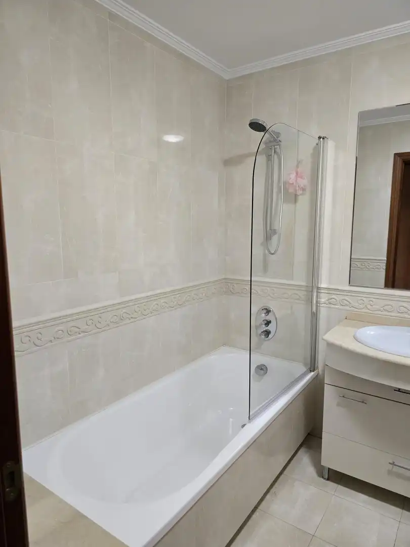 Bathroom of Flat for sale in Córdoba  with Air Conditioner, Terrace and Storage room