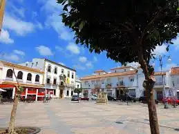 Vista exterior de Casa o xalet en venda en Los Barrios amb Aire condicionat, Jardí privat i Terrassa