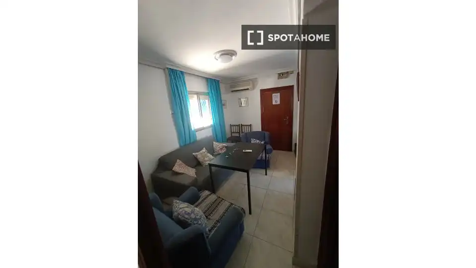 Habitación en Doctor Barraquer - G. Renfe - Policlínico