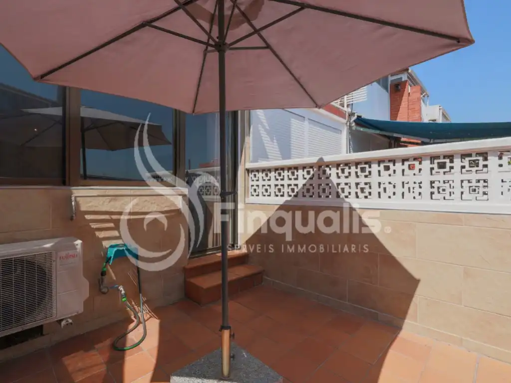 Terrassa de Casa adosada en venda en Canovelles