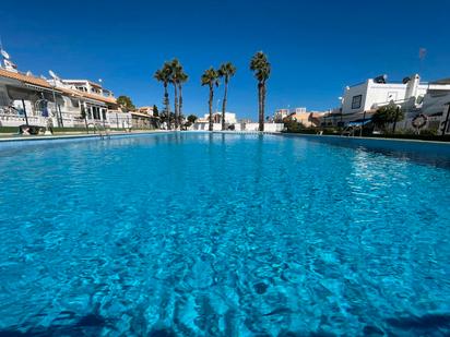 Piscina de Casa adosada en venda en Orihuela amb Aire condicionat, Terrassa i Piscina