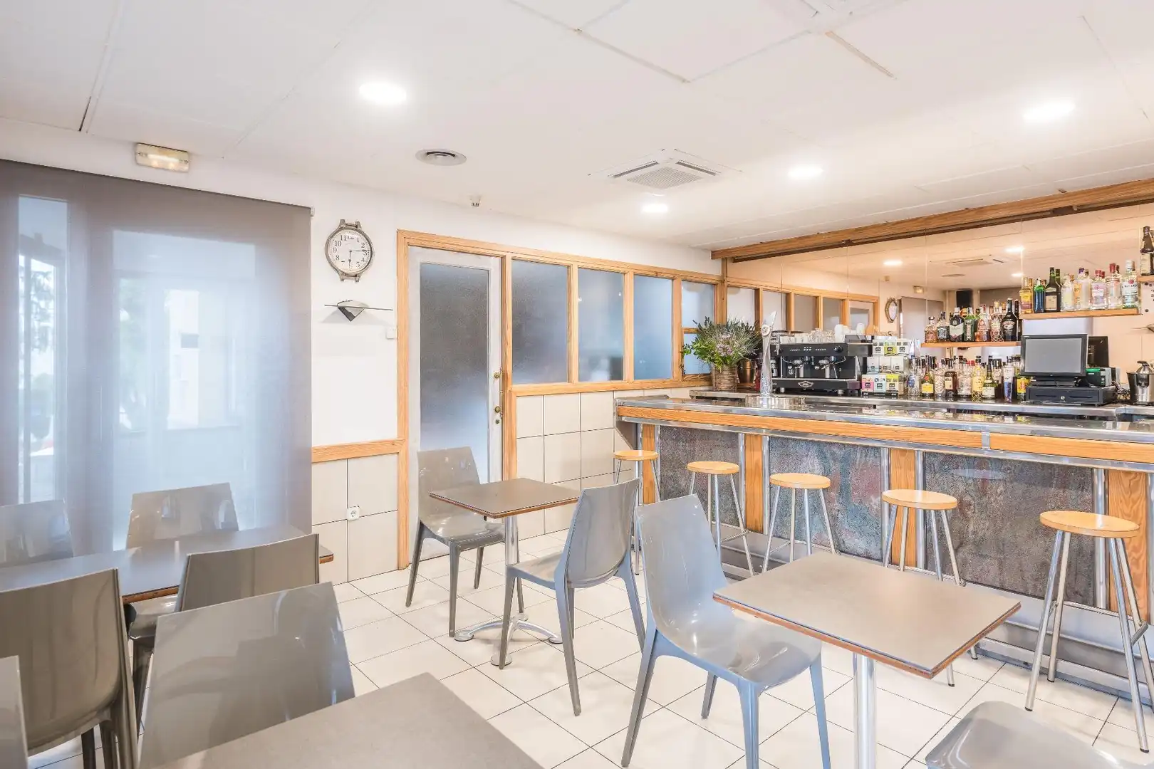 Casa con terraza en venta en Avenida PIRINEUS, imagen 7