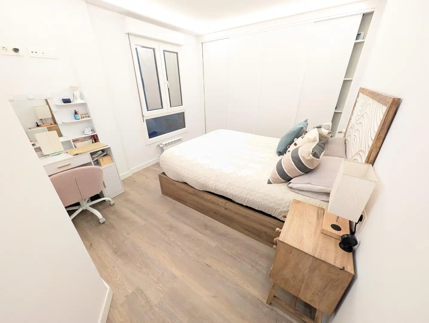 Habitación de Piso en venta en Oviedo  con Calefacción, Parquet y Terraza