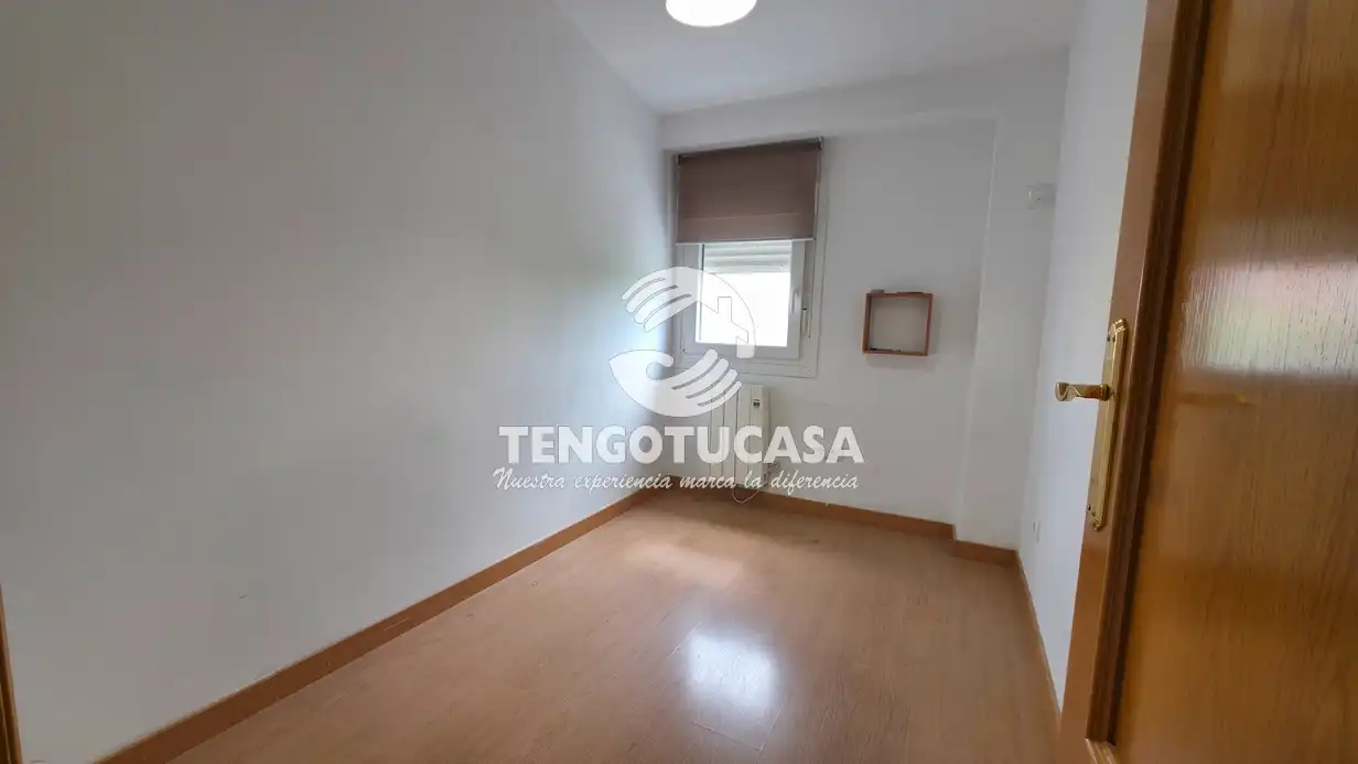 Bedroom of Flat for rent in Madrid  with Air Conditioner, Heating and Furnished