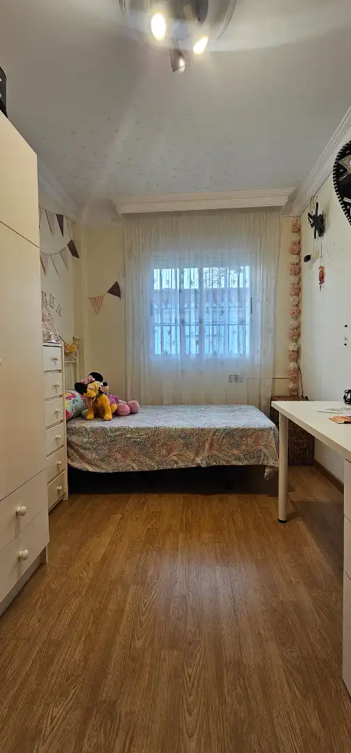 Habitación de Casa o chalet en venta en Churriana de la Vega con Trastero y Amueblado