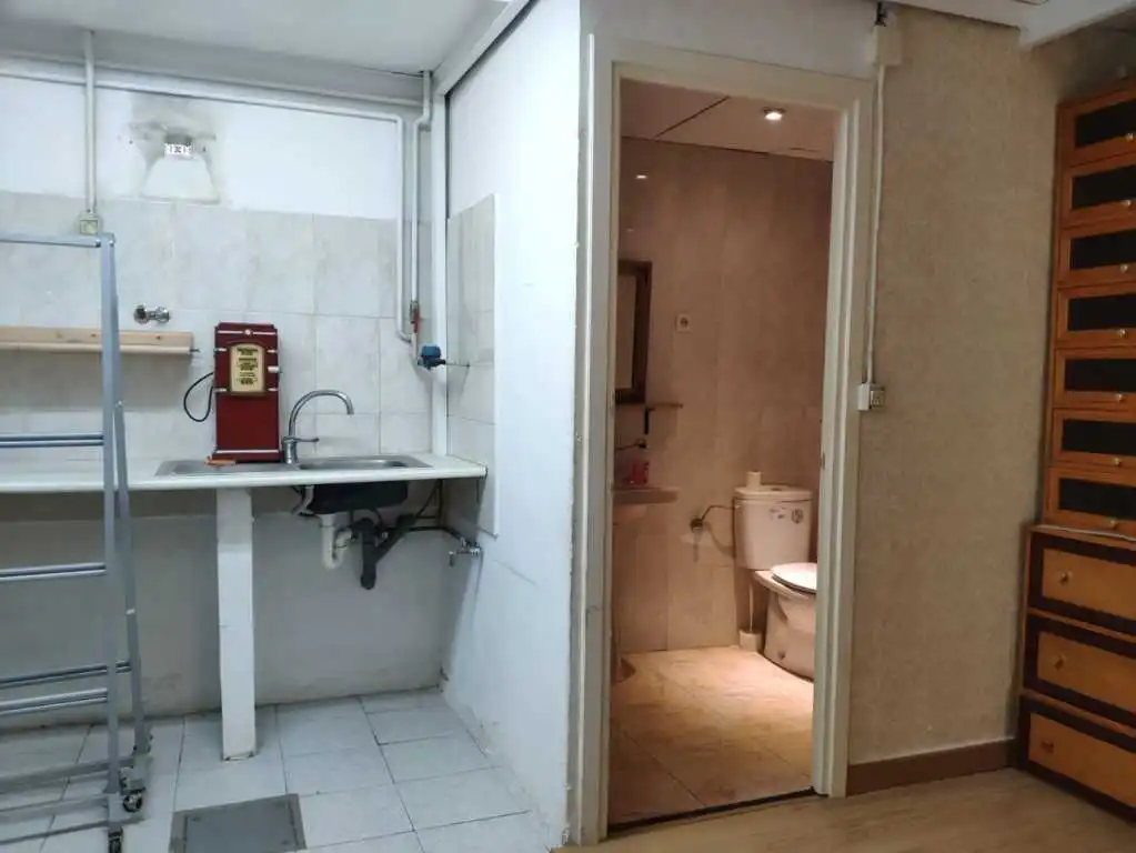 Local comercial de lloguer a Oeste, imagen 8