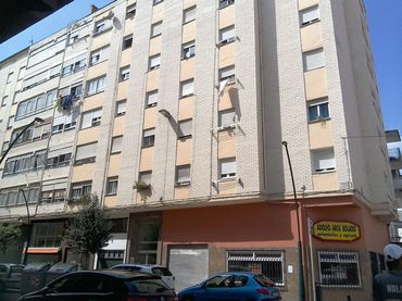 Piso con balcón en venta en Calle Casimiro Sainz 7