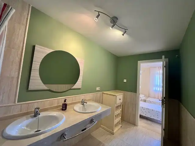 Badezimmer von Wohnung zur Miete in Ojén mit Klimaanlage, Heizung und Terrasse