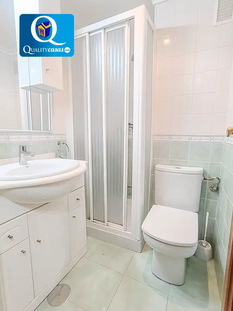Bathroom of Apartments for sale in Alicante / Alacant  with Air Conditioner, Heating and Community pool