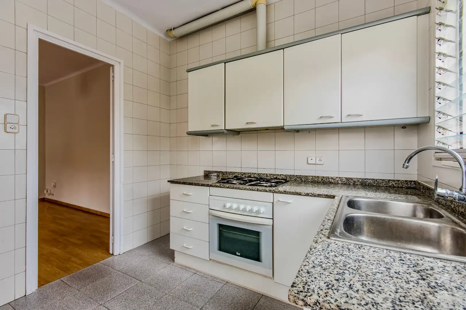 Cocina de Casa o chalet en venta en Premià de Mar con Parquet, Balcón y Alarma