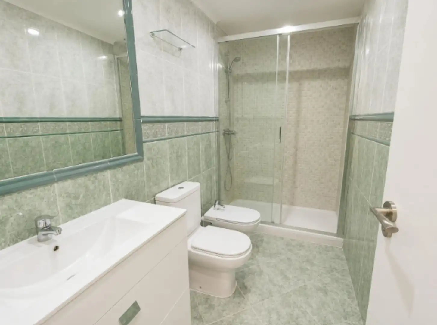 Bathroom of Flat for share in Torrejón de Ardoz  with Heating, Washing machine and TV