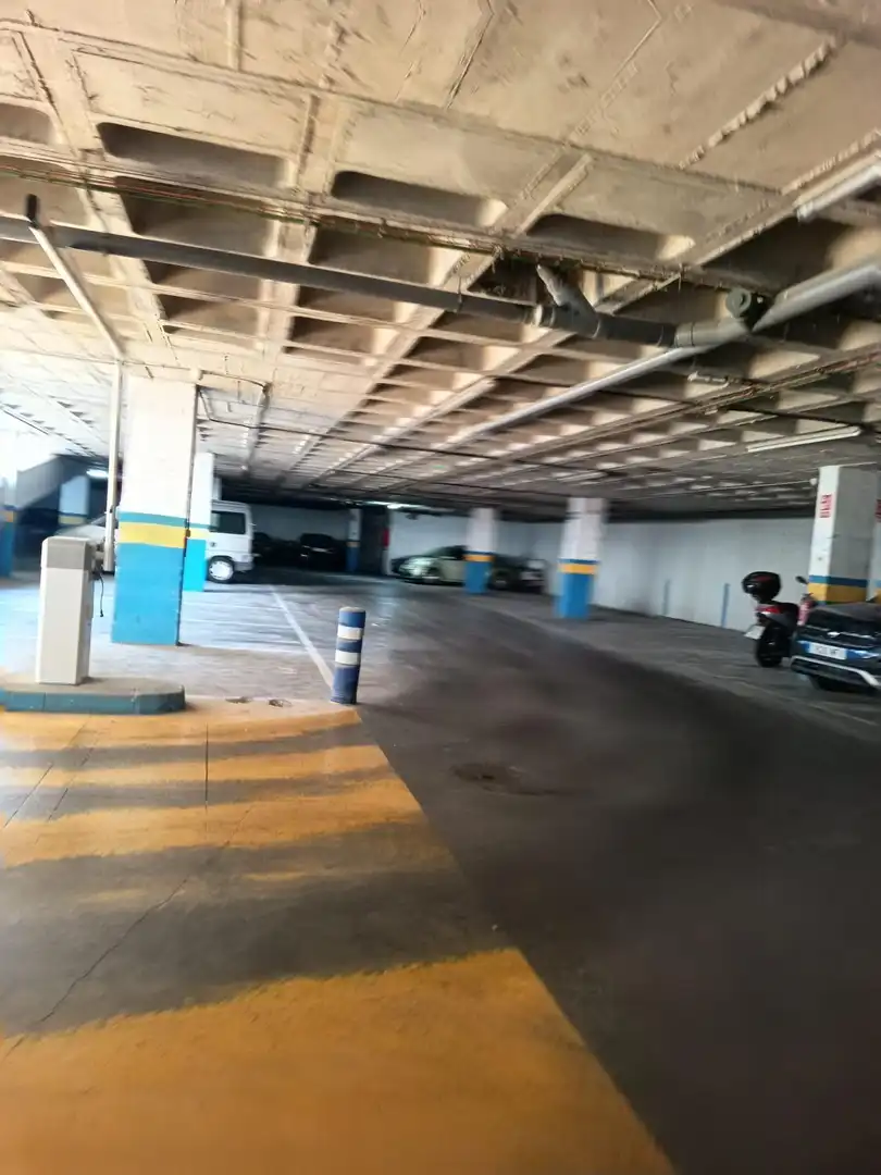 Aparcament de Garatge en venda en Sevilla