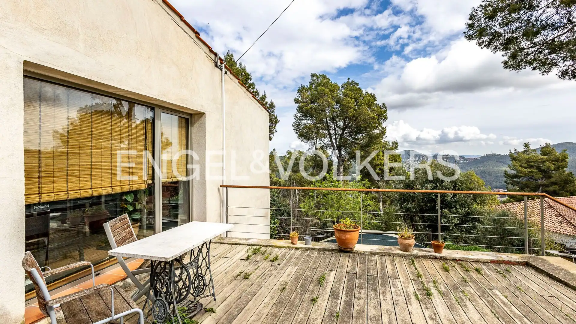 Terraza de Casa o chalet en venta en Torrelles de Llobregat con Calefacción, Jardín privado y Parquet