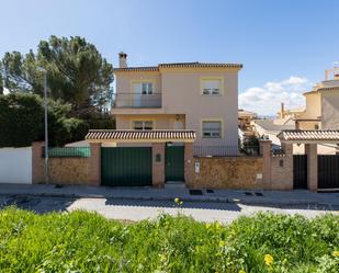 Exterior view of House or chalet for sale in  Granada Capital  with Air Conditioner, Terrace and Swimming Pool