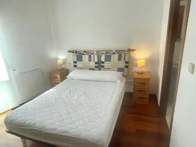 Habitación de Piso de alquiler en Oleiros con Parquet, Trastero y Amueblado
