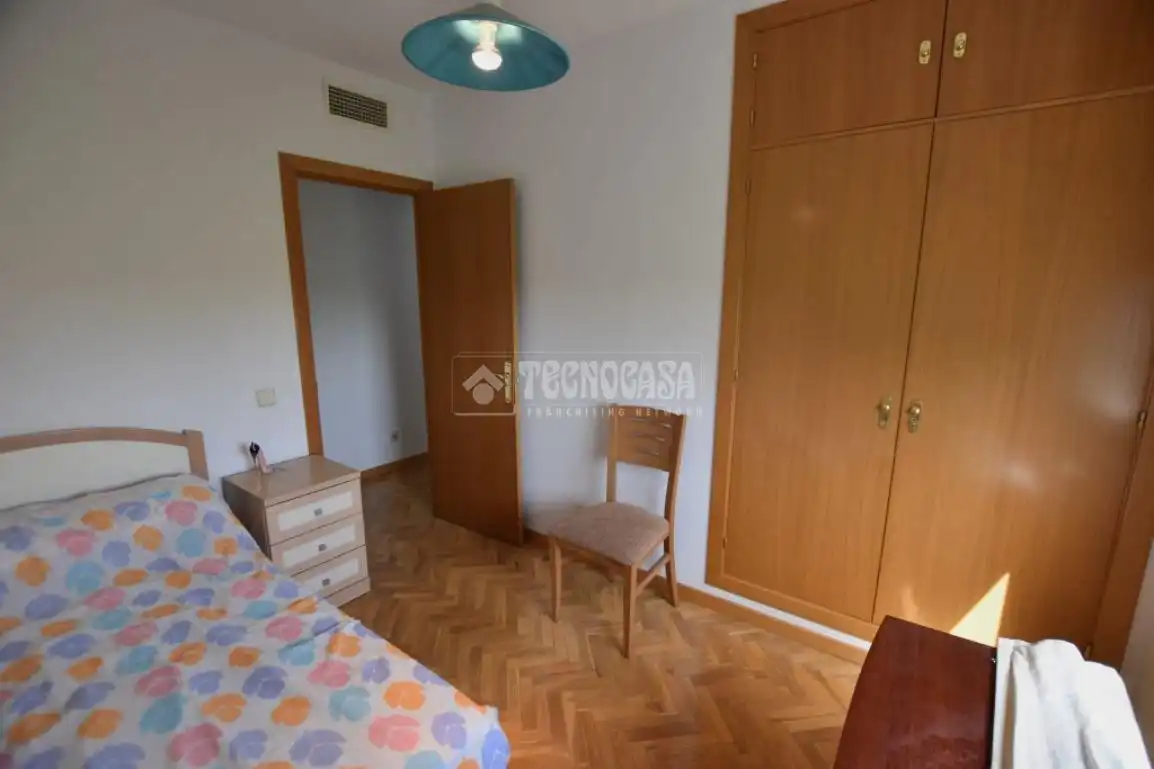 Bedroom of Flat for sale in Getafe  with Air Conditioner, Heating and Parquet flooring