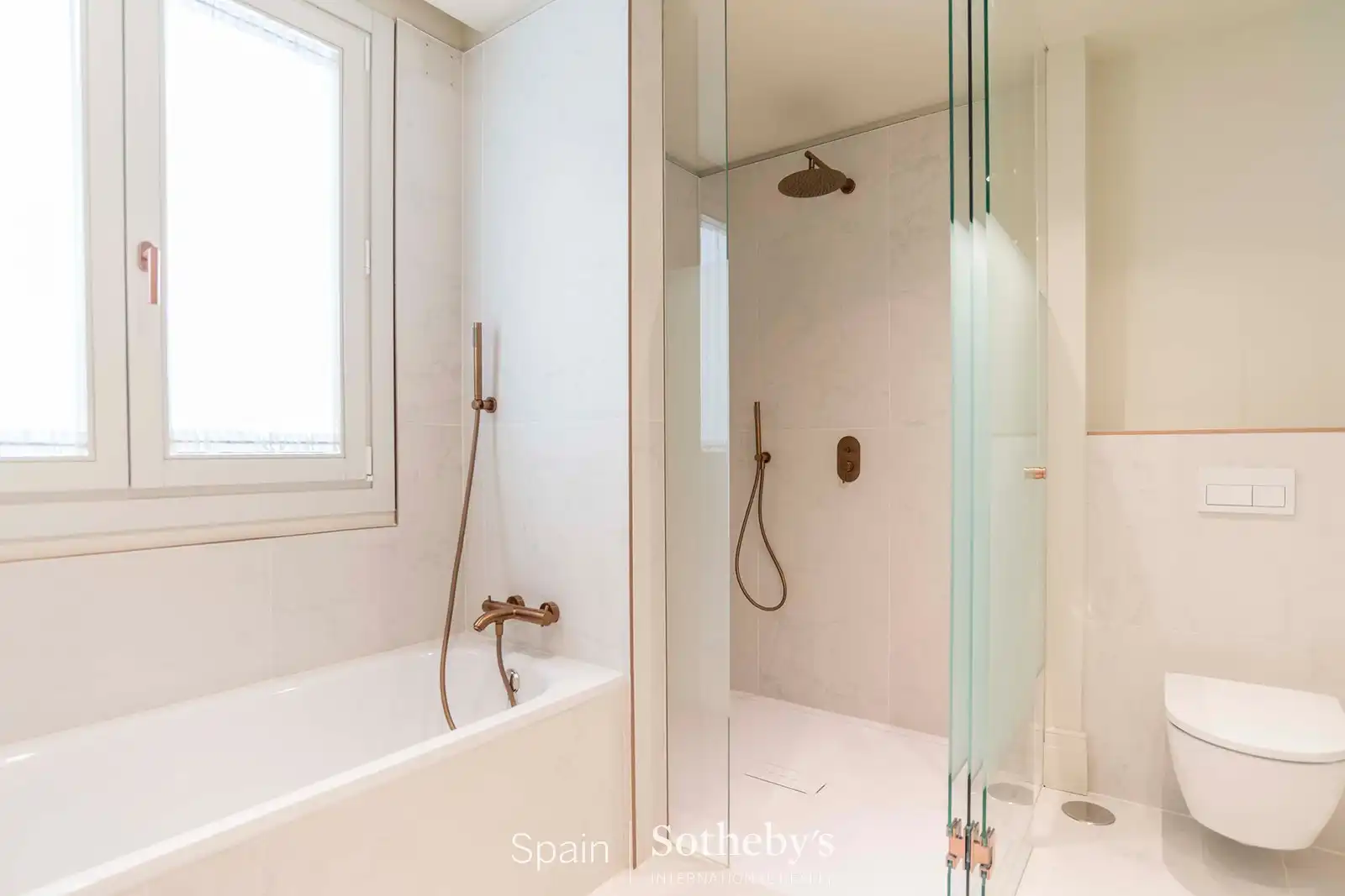 Baño de Apartamento en venta en Madrid con Aire acondicionado, Calefacción y Terraza