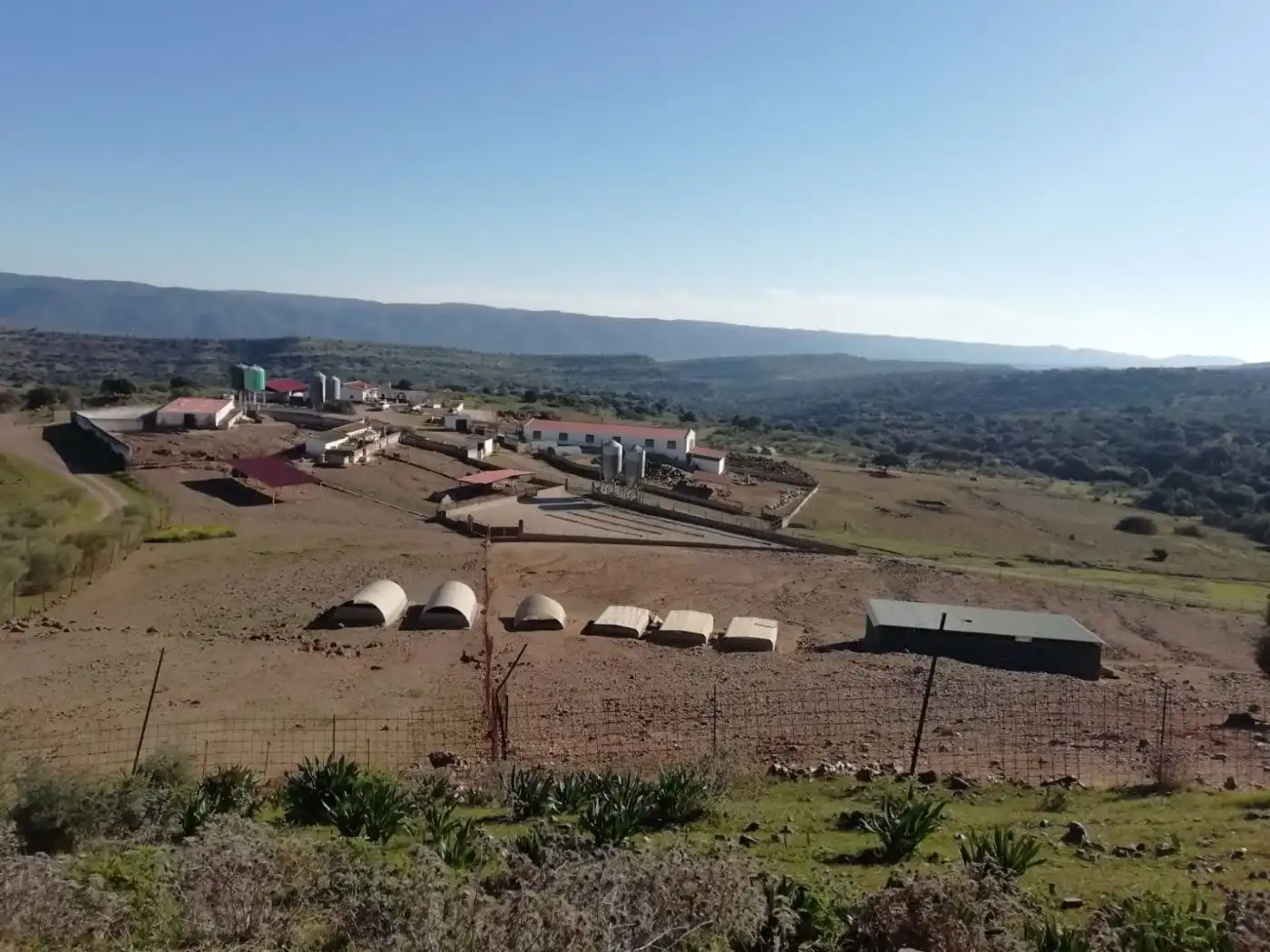 Vista exterior de Finca rústica en venda en Almadén de la Plata amb Calefacció i Terrassa