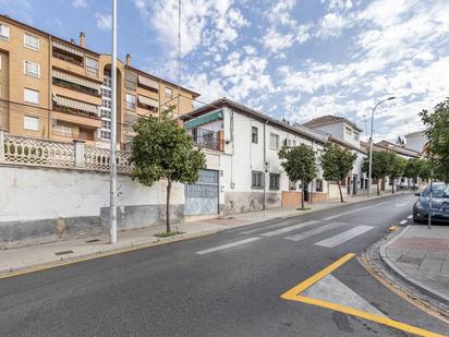 Vista exterior de Casa o xalet en venda en  Granada Capital amb Terrassa